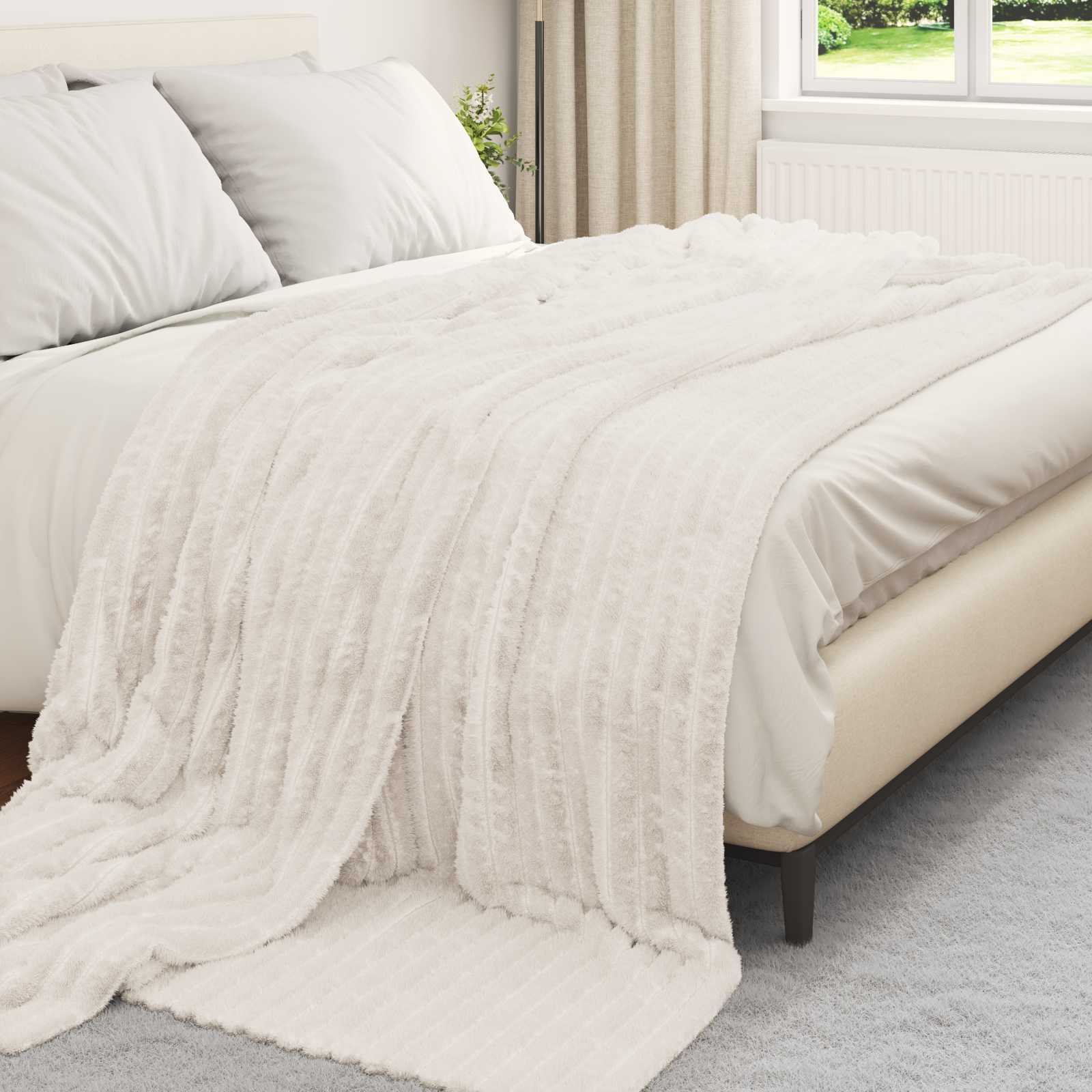 Überwurfdecke Beige 150 x 130 cm Fleece