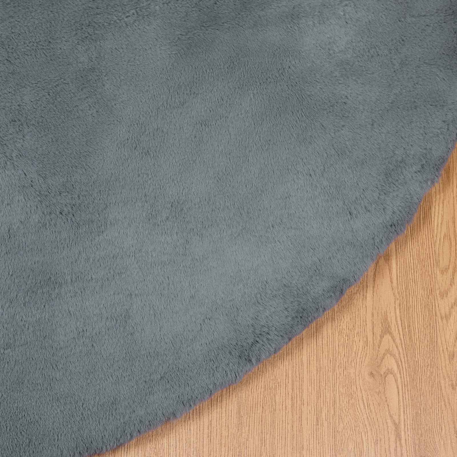 Rutschfester Teppich aus Kunstkaninchenfell OLITE Weiß