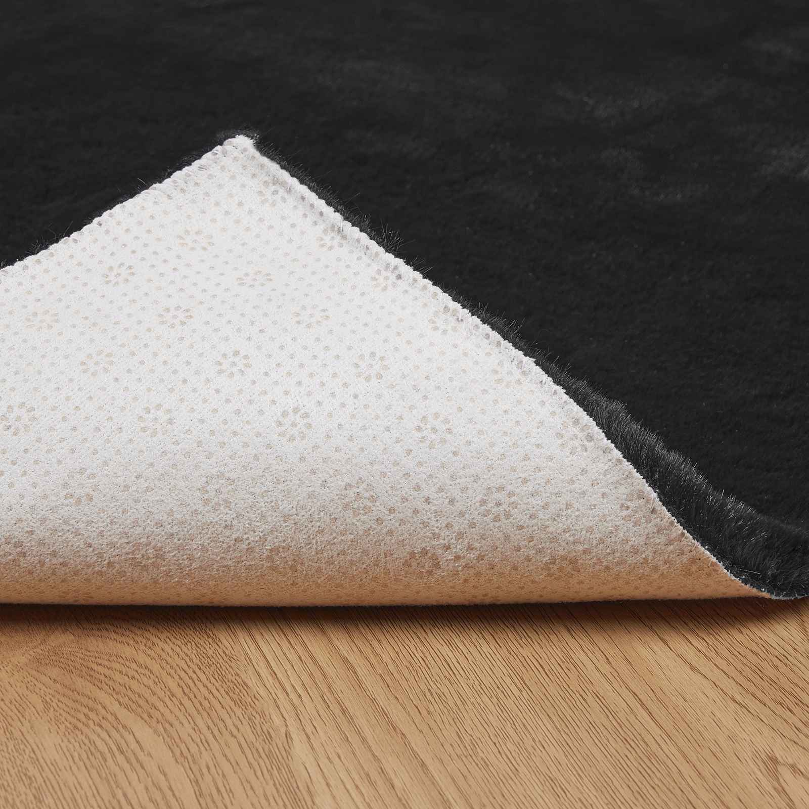 Rutschfester Teppich aus Kunstkaninchenfell OLITE Weiß
