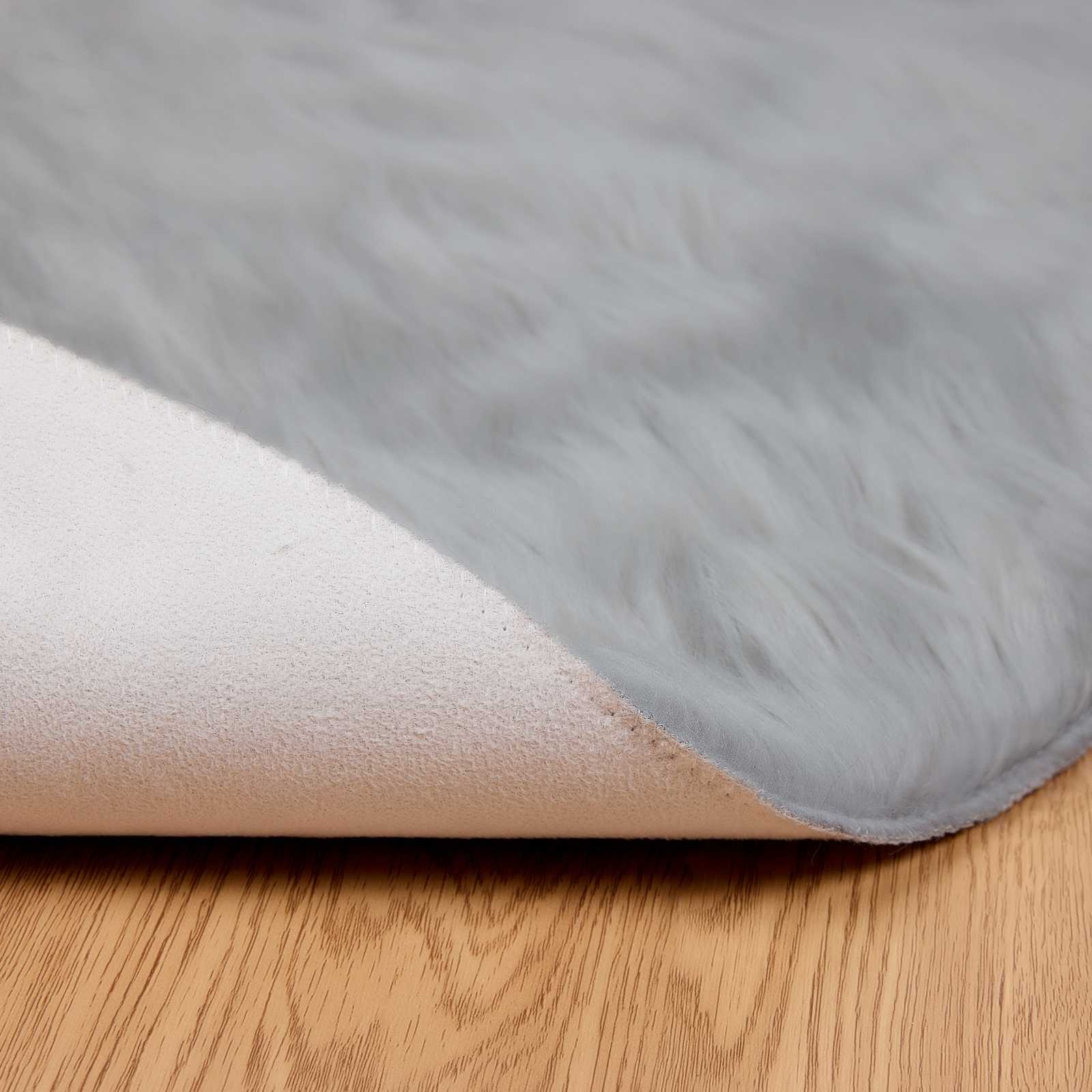 Teppich aus Kunstschaffell TAFALLA Weiß 60 x 110 cm Polyester