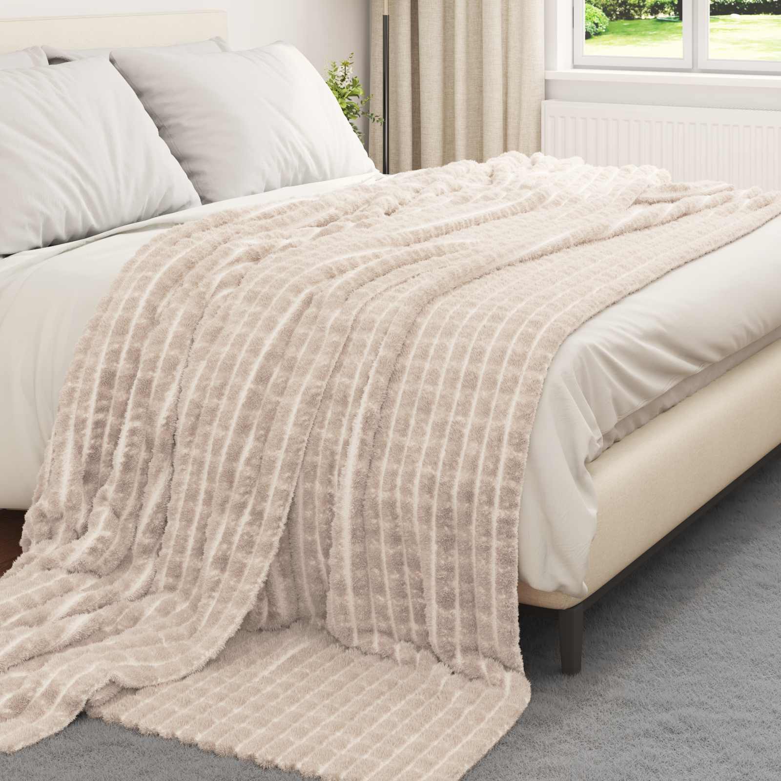 Überwurfdecke Beige 150 x 130 cm Fleece