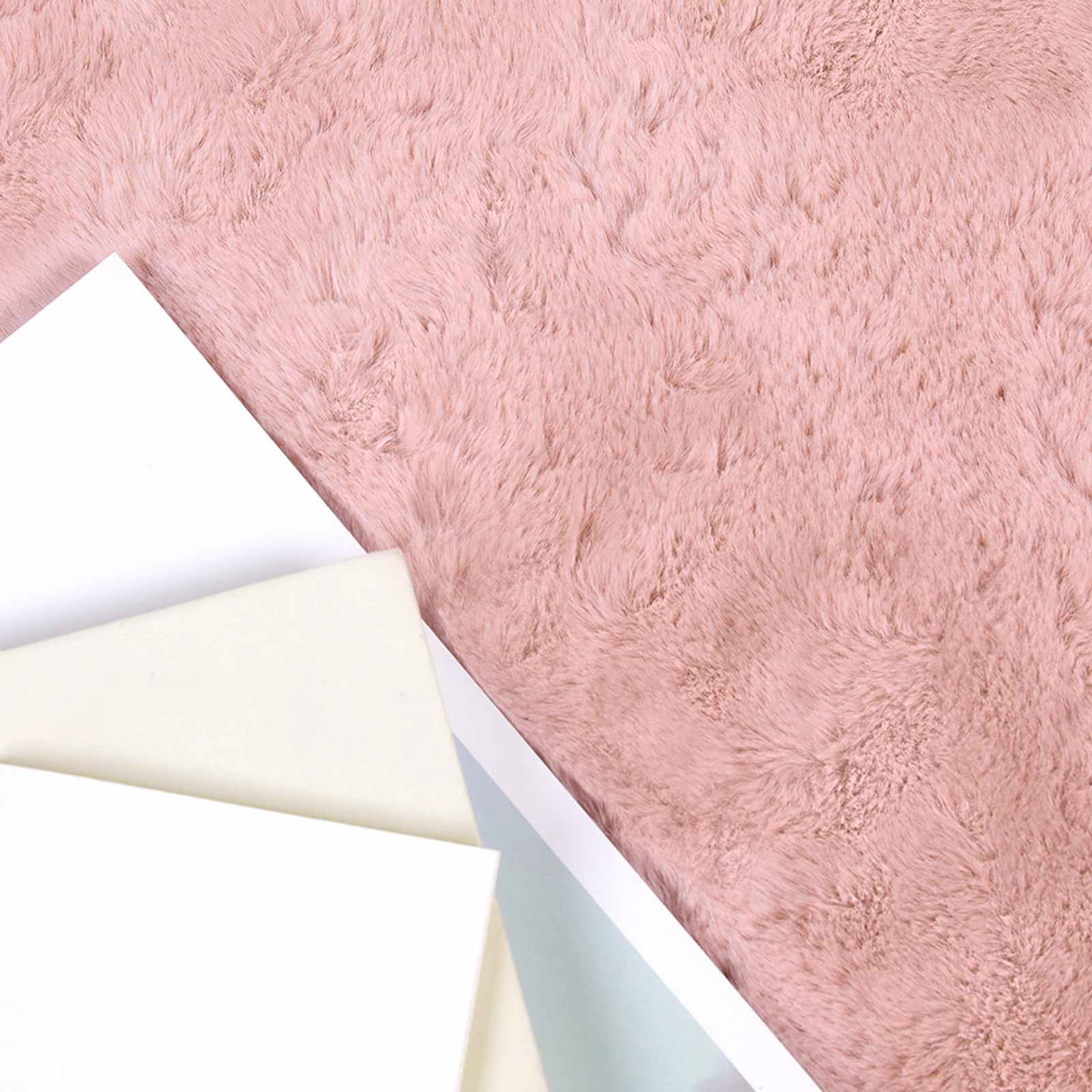 Rutschfester Teppich aus Kunstkaninchenfell OLITE Weiß