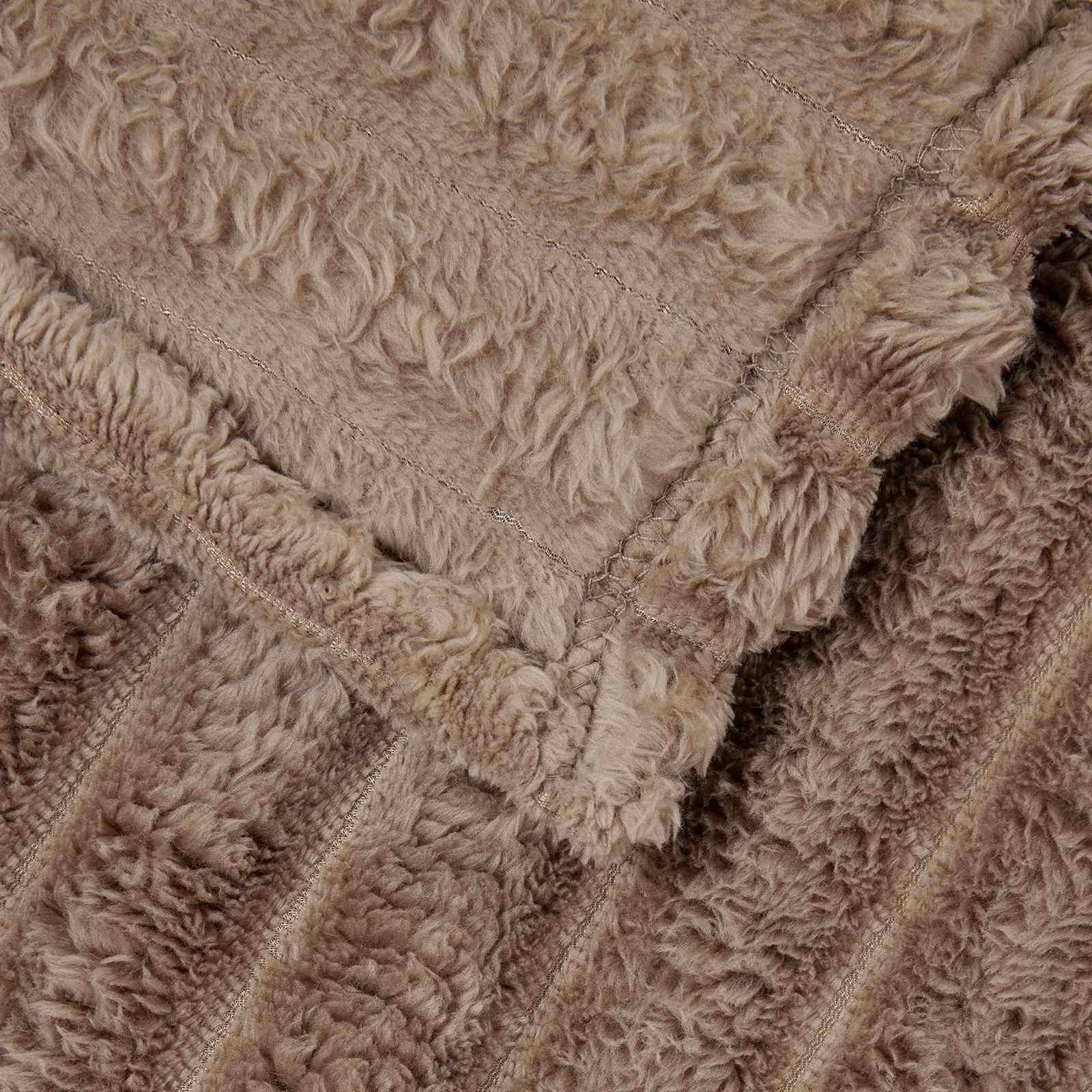 Überwurfdecke Beige 150 x 130 cm Fleece