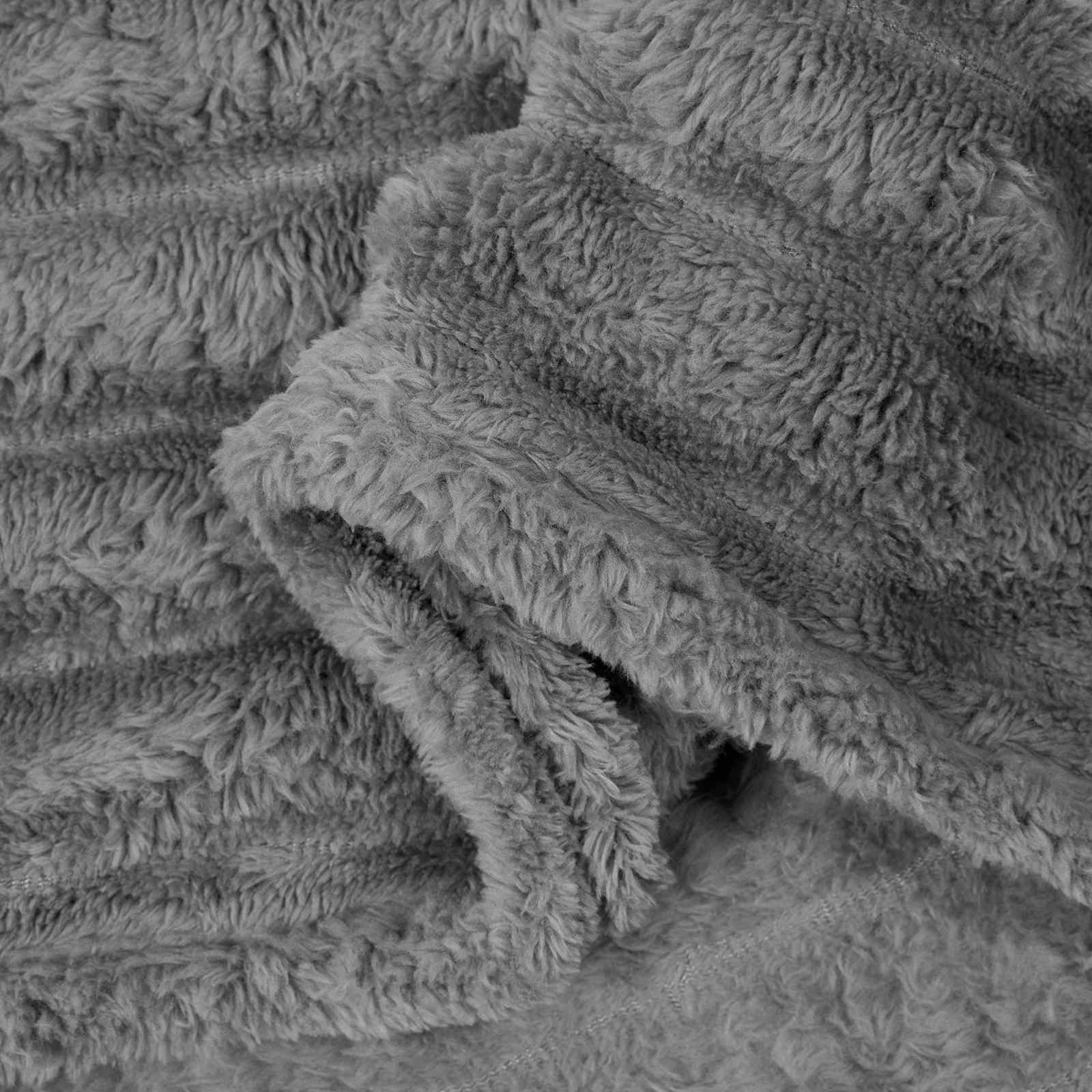 Überwurfdecke Beige 150 x 130 cm Fleece
