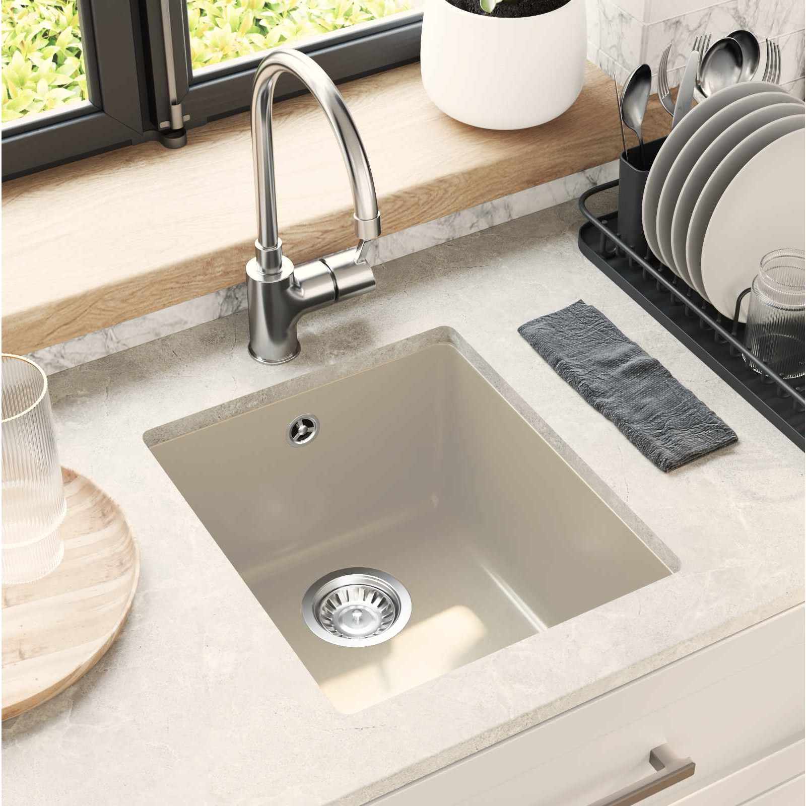 Waschbecken Schwarz 370 x 460 mm 80% Quarz und 20% Harz