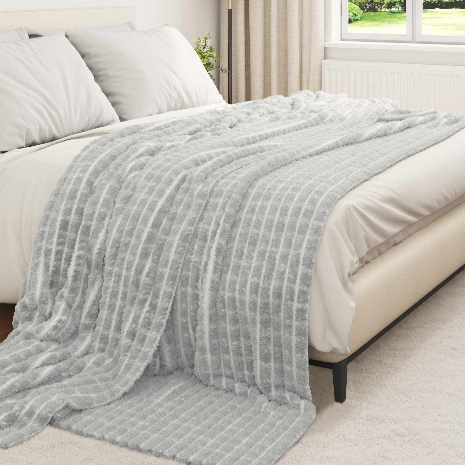Überwurfdecke Beige 150 x 130 cm Fleece